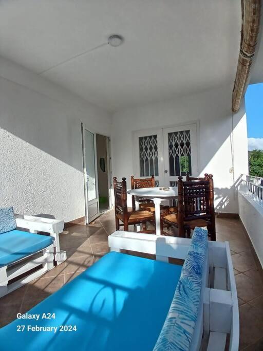 The Coral House Apartment Riviere Noire Ngoại thất bức ảnh