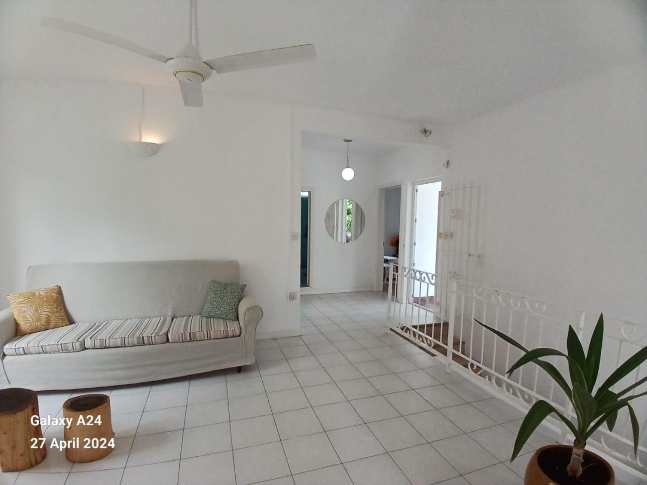 The Coral House Apartment Riviere Noire Ngoại thất bức ảnh