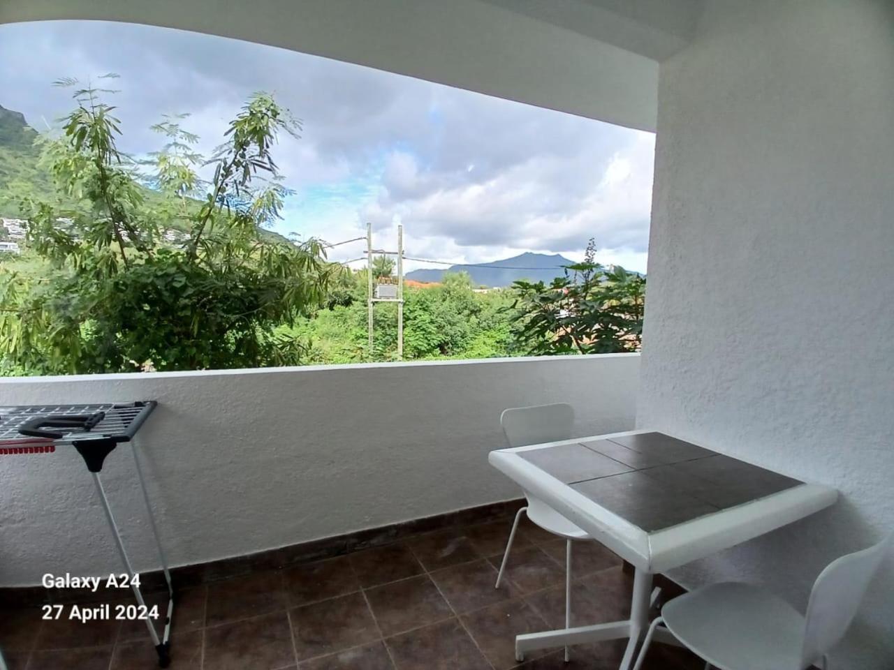 The Coral House Apartment Riviere Noire Ngoại thất bức ảnh
